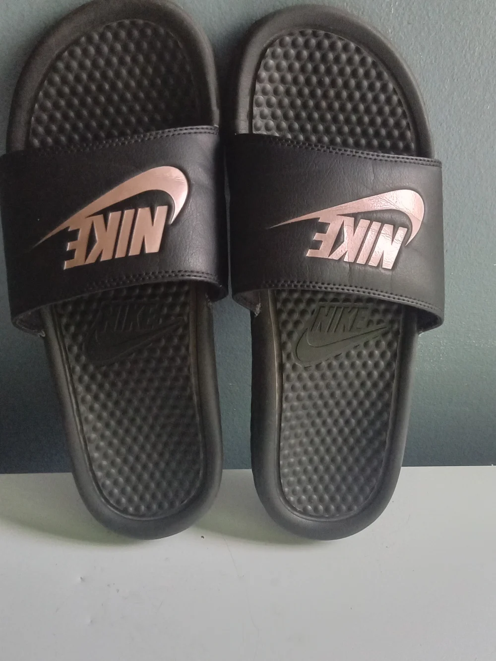 Nike Benassi JDI Slides Black Rose Gold Metallic Logo Athletic Sandals